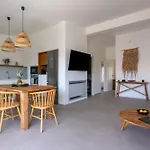 Aparthotel Pnoe - Feel At 4*