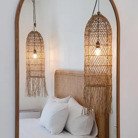 Apartahotel Pnoe - Feel At