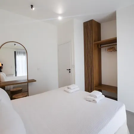 Aparthotel Pnoe - Feel At *